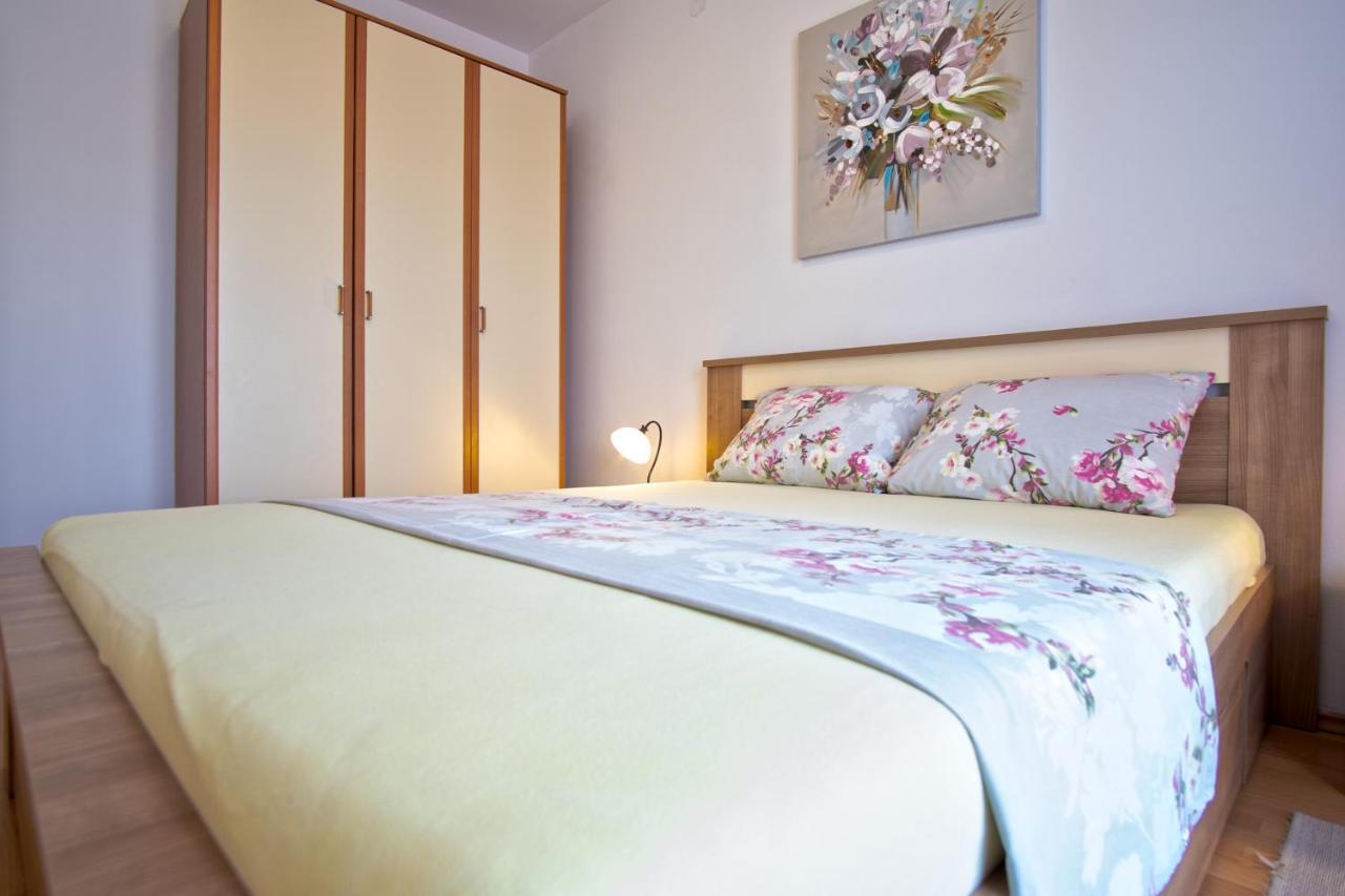 Apartman Luka 法扎纳 外观 照片
