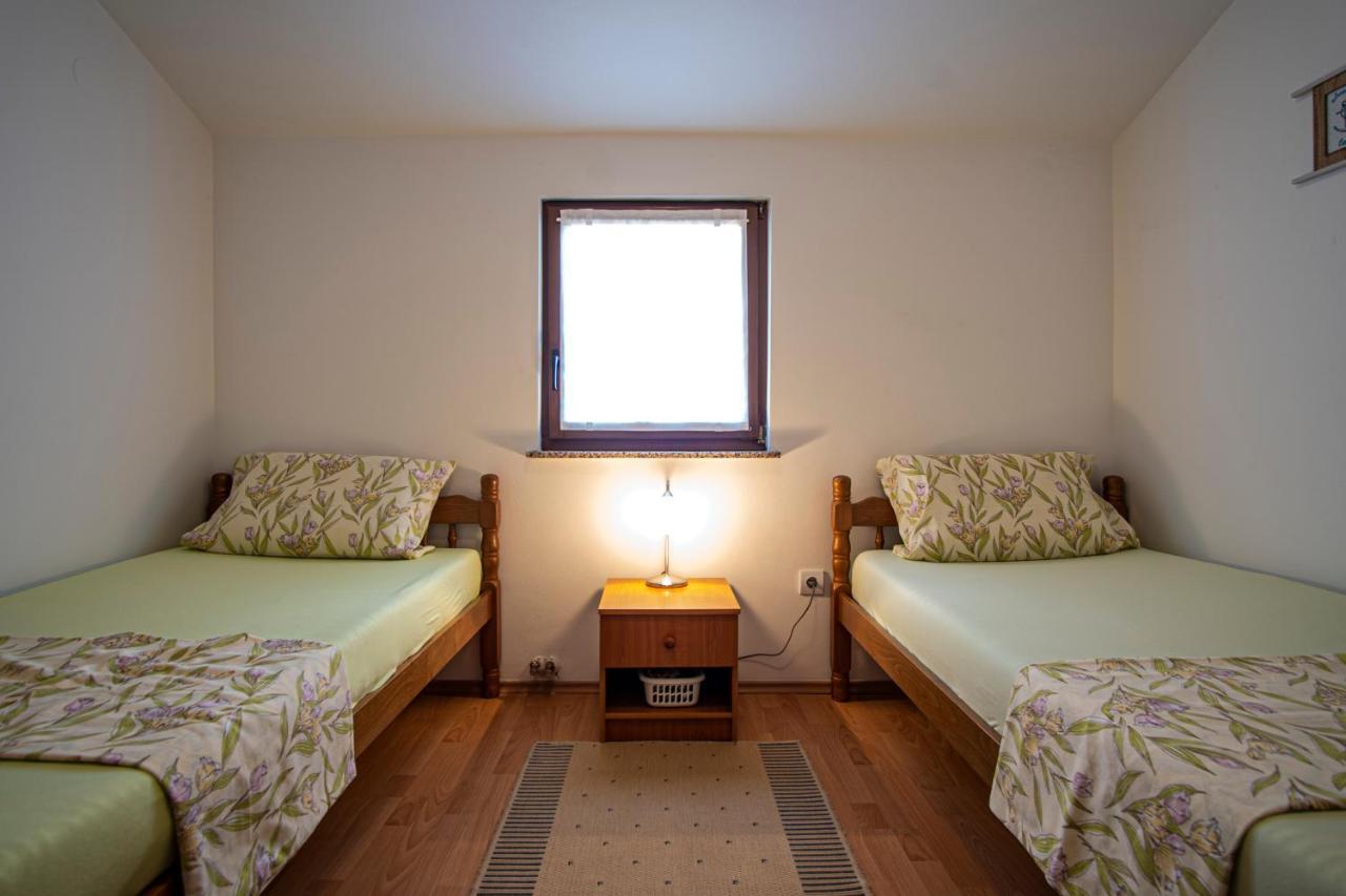 Apartman Luka 法扎纳 外观 照片