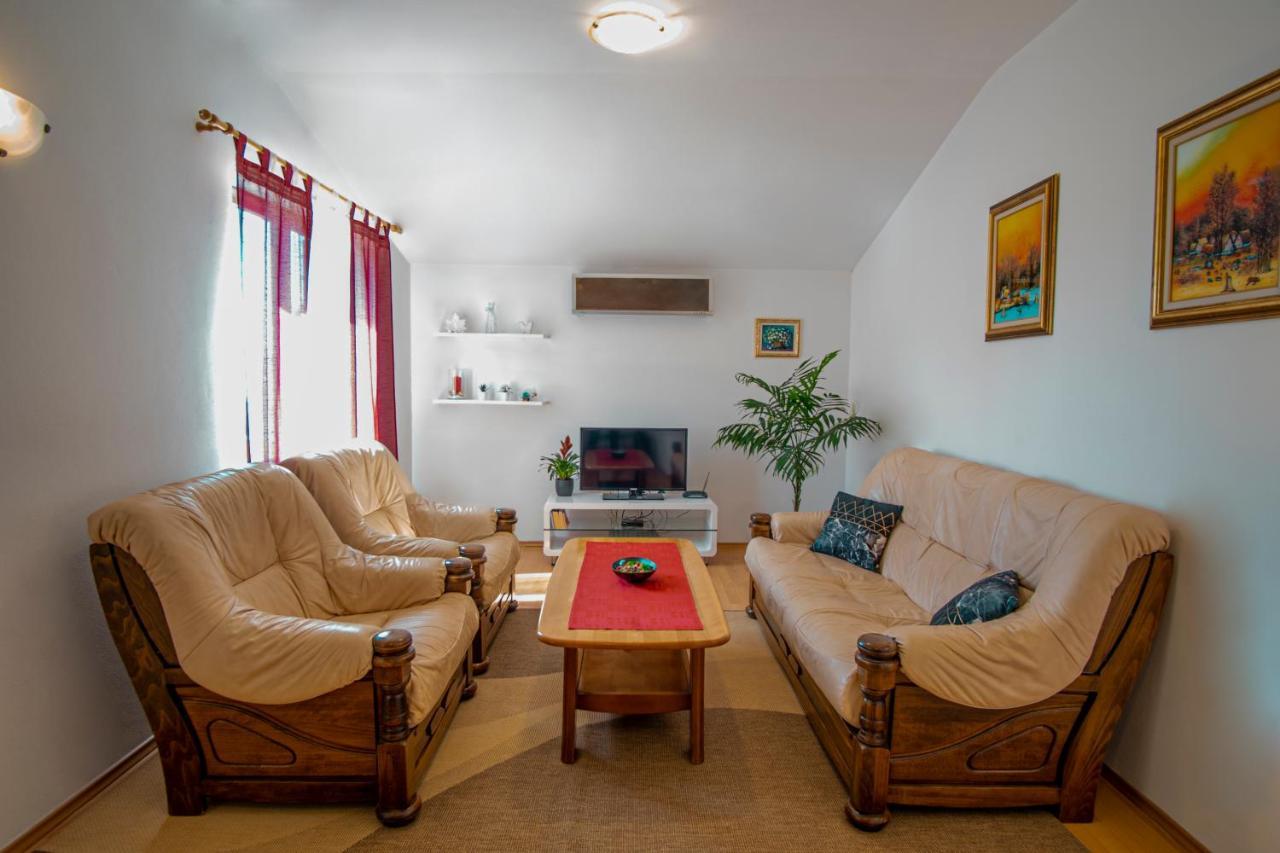 Apartman Luka 法扎纳 外观 照片