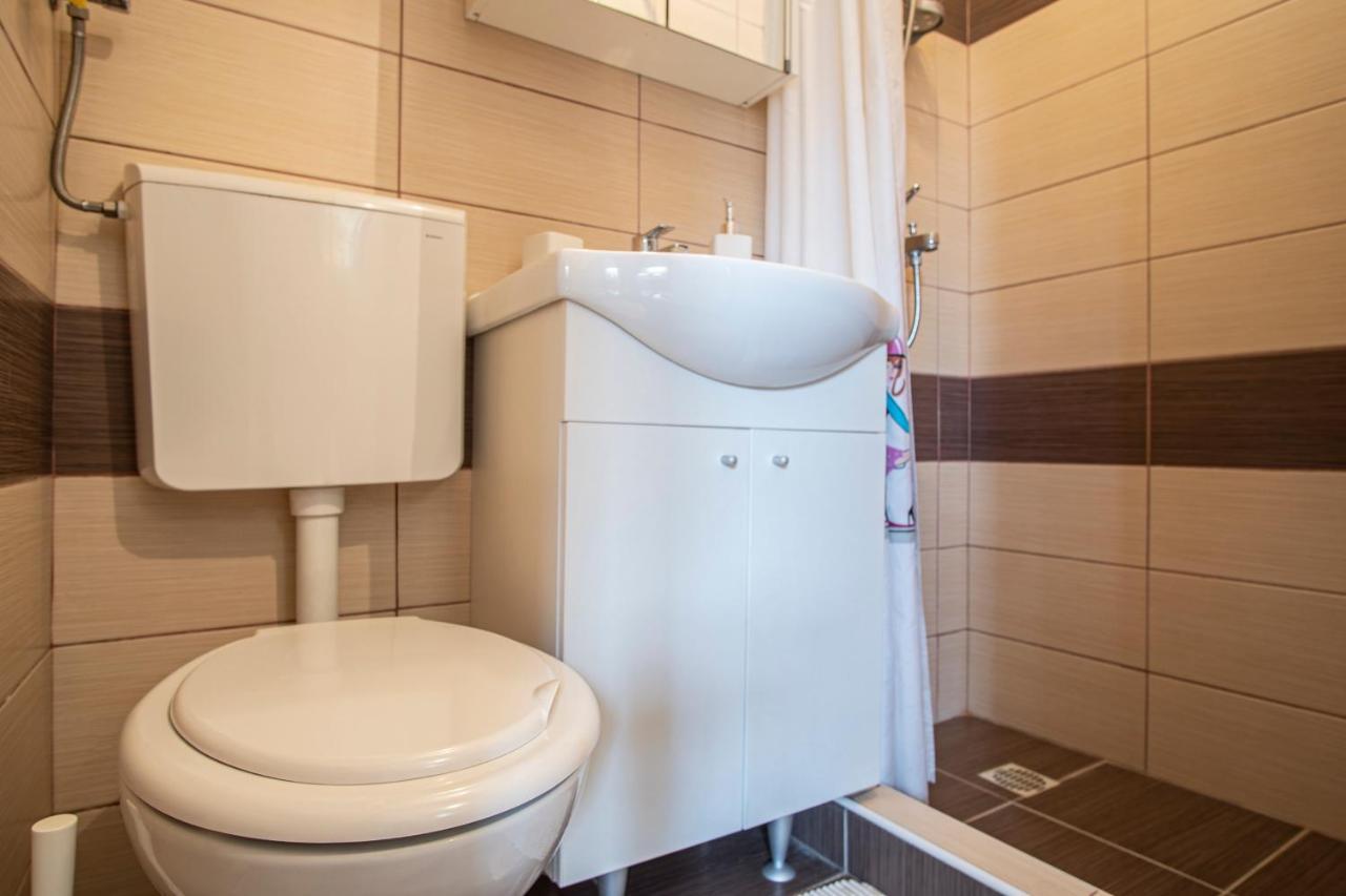 Apartman Luka 法扎纳 外观 照片