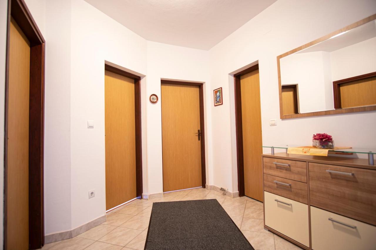 Apartman Luka 法扎纳 外观 照片